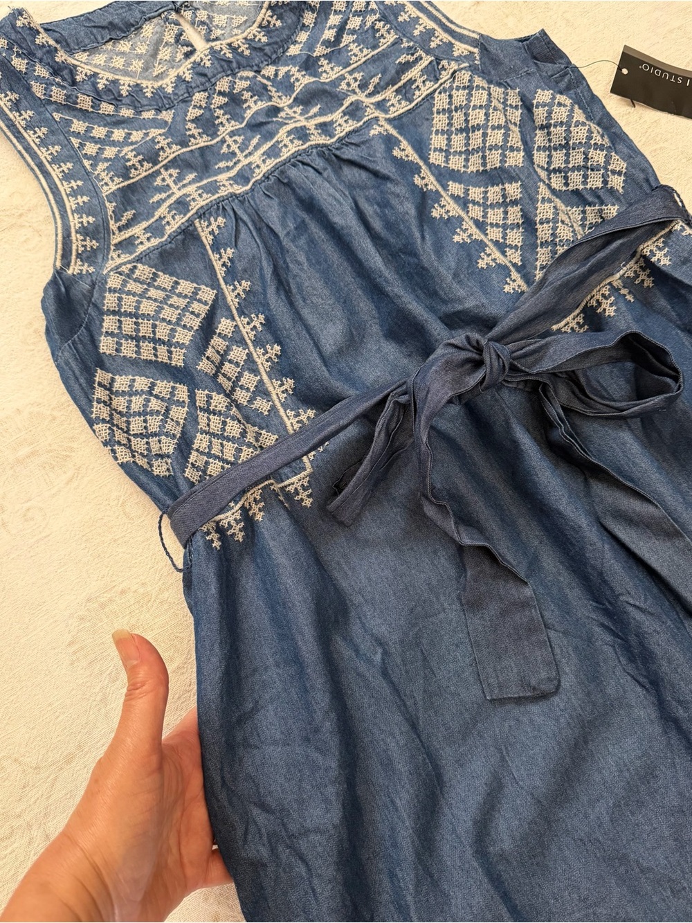NWT Embroidered Dress - Picture 3 of 9